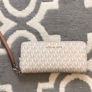 Micheal kors wallet